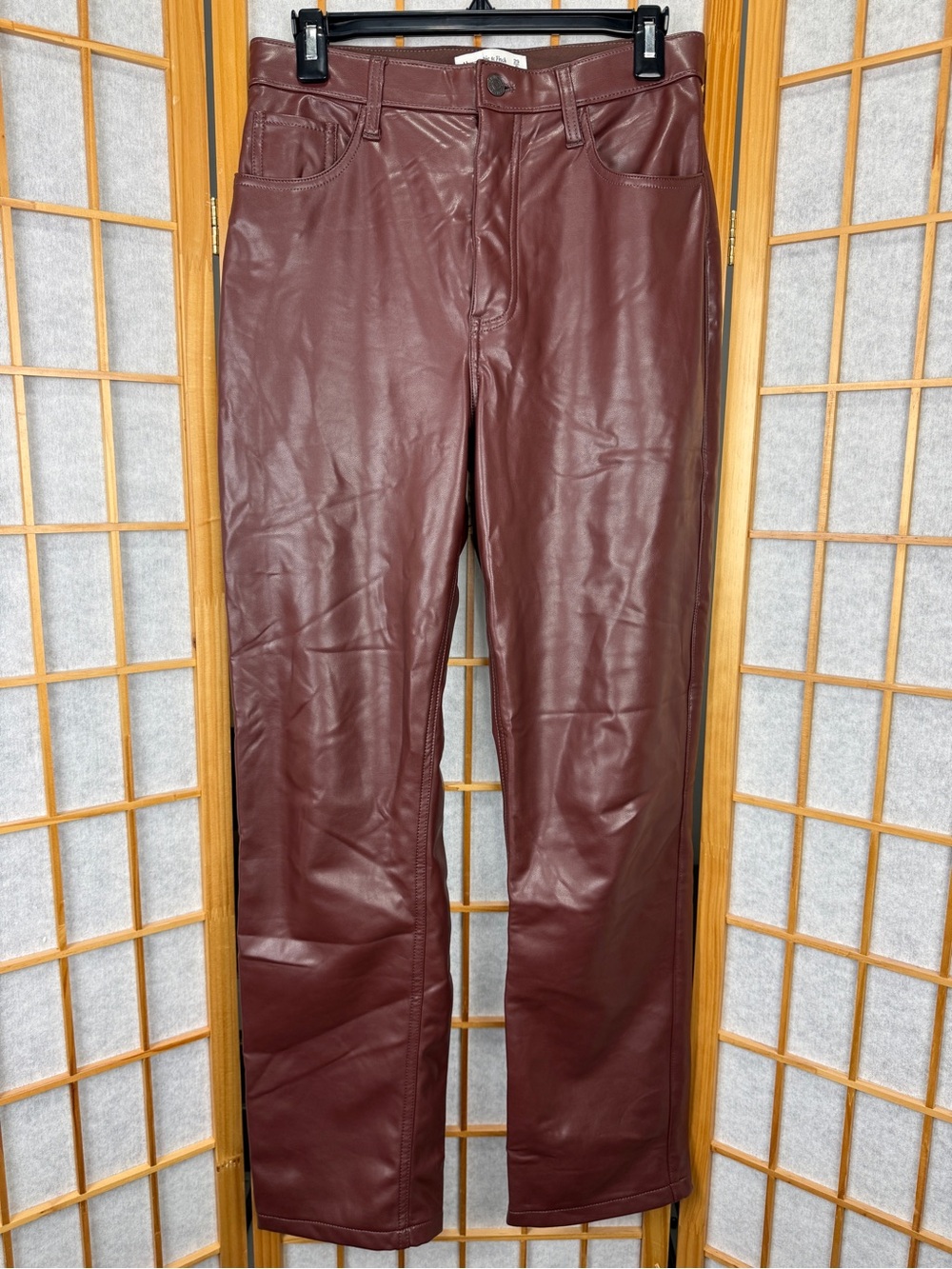 Abercrombie & Fitch The 90s Straight Ultra High Rise Faux Leather Pants 29 / 8